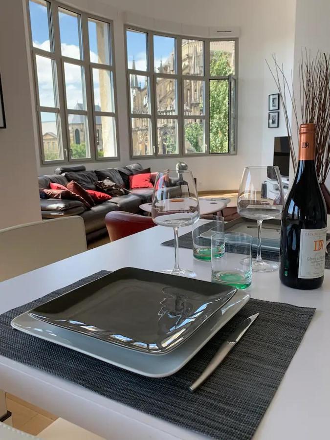 Appartement Loft Des Sacres - Vue Unique Sur La Cathedrale Reims